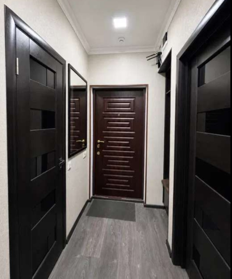 Квартира на вул. Сахарова Академика, 42 м², 50 000$ — FAKTOR