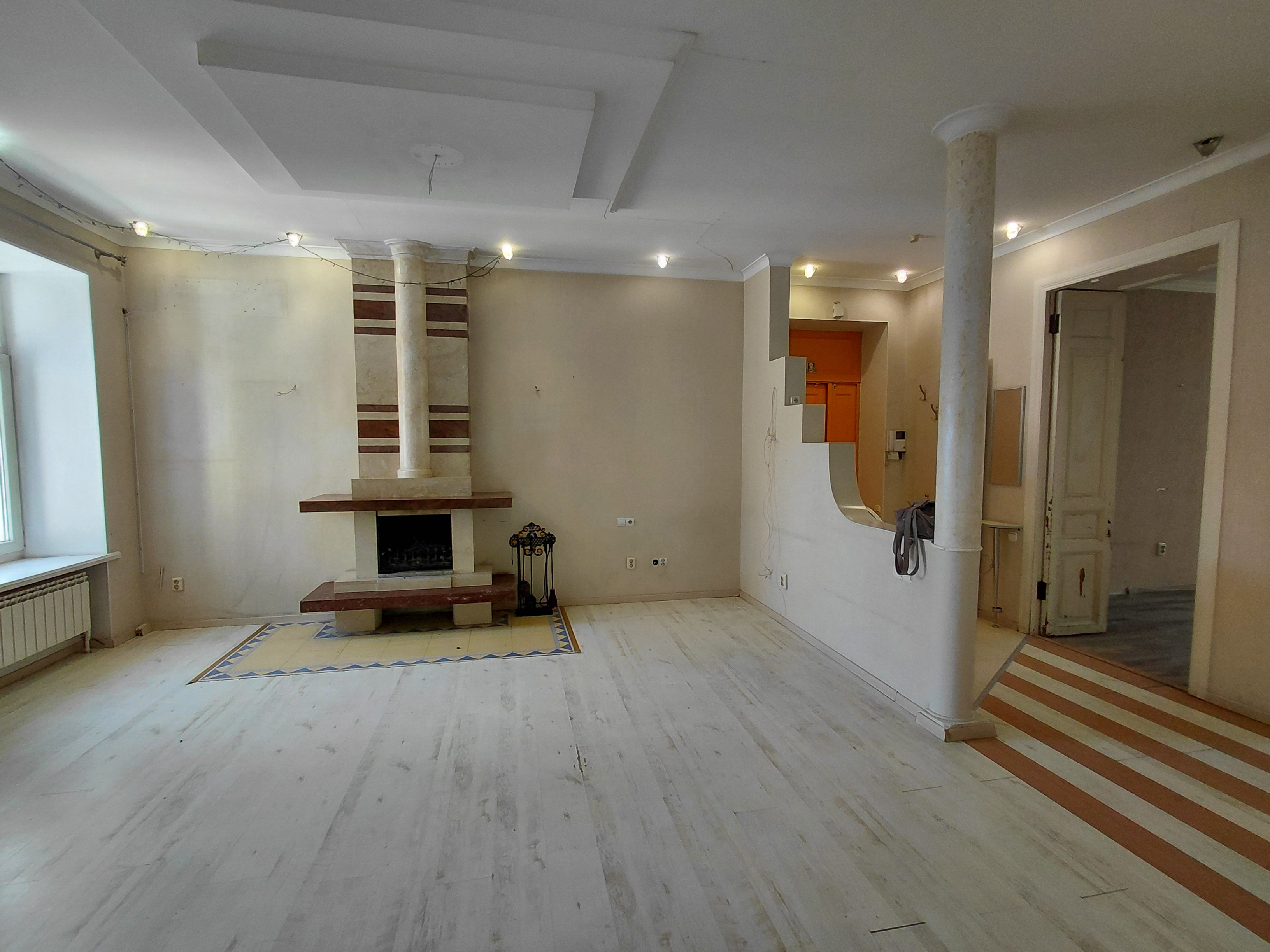 Квартира на ул. Серова, 130 м², 99 000$ — FAKTOR