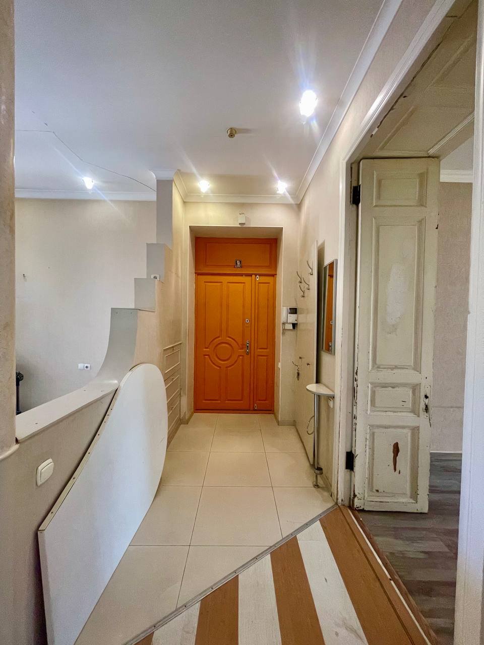 Квартира на ул. Серова, 130 м², 99 000$ — FAKTOR