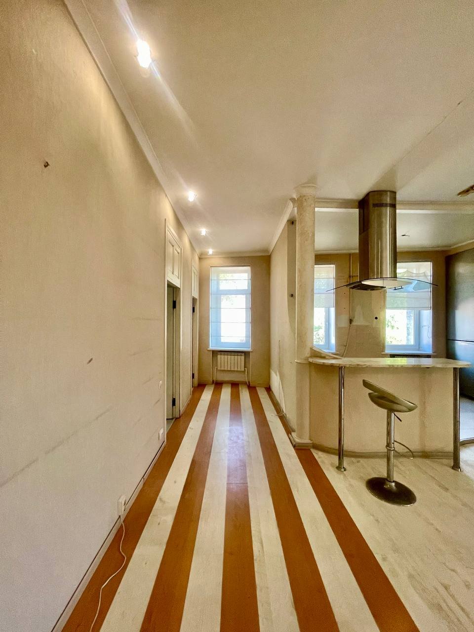 Квартира на ул. Серова, 130 м², 99 000$ — FAKTOR