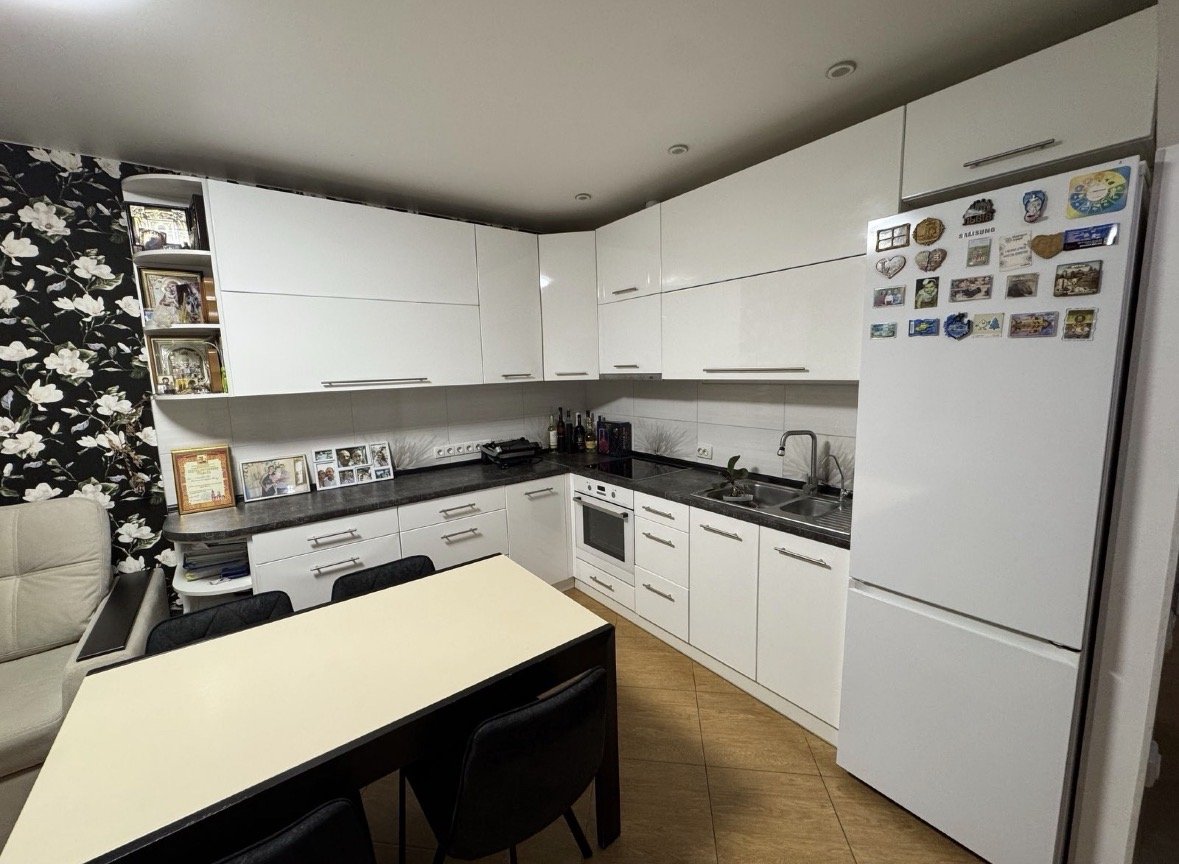 Квартира на ул. Сахарова Академика, 56 м², 65 000$ — FAKTOR