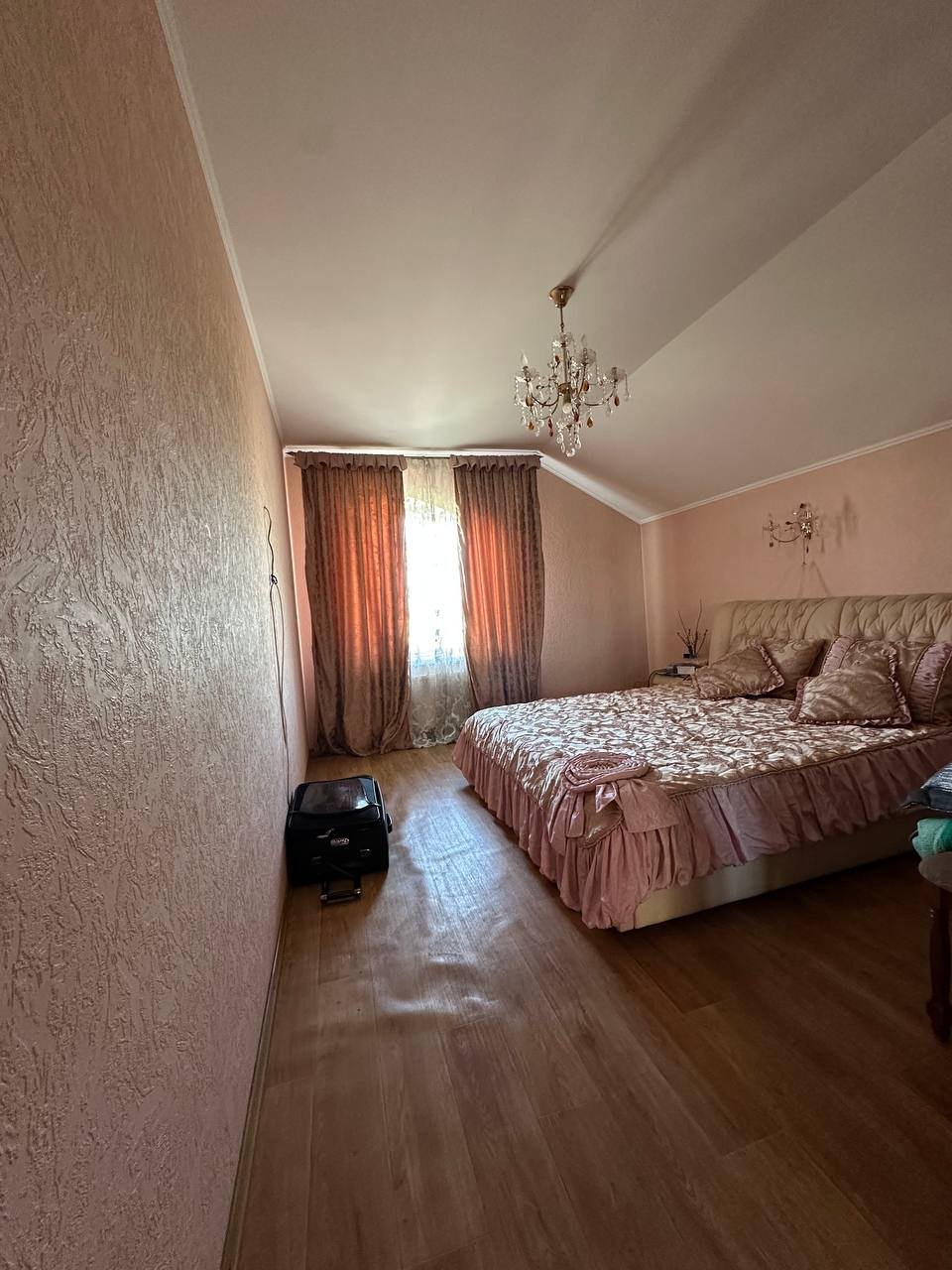Дом на ул. Святослава Рихтера, 256 м², 180 000$ — FAKTOR