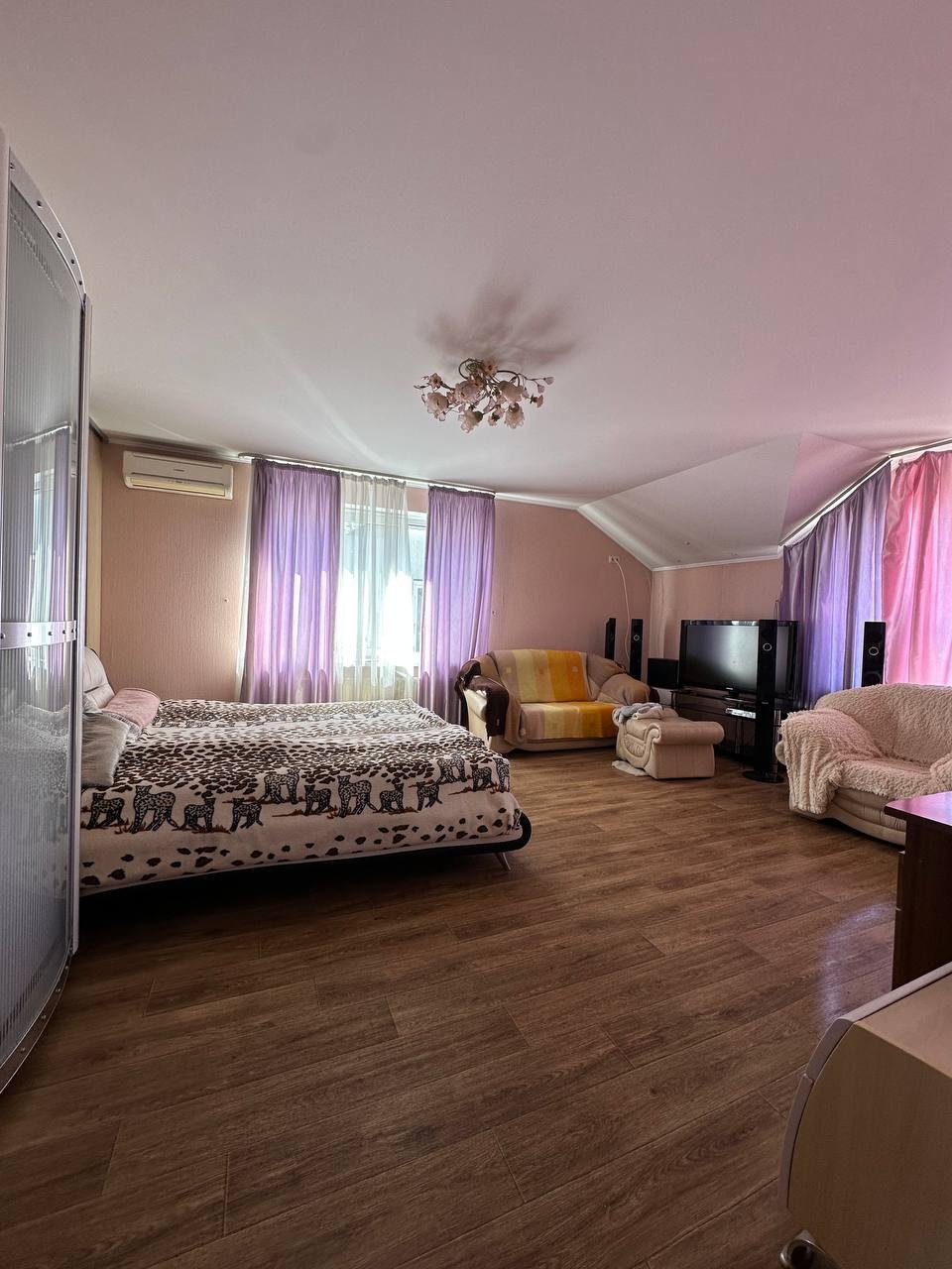 Дом на ул. Святослава Рихтера, 256 м², 180 000$ — FAKTOR