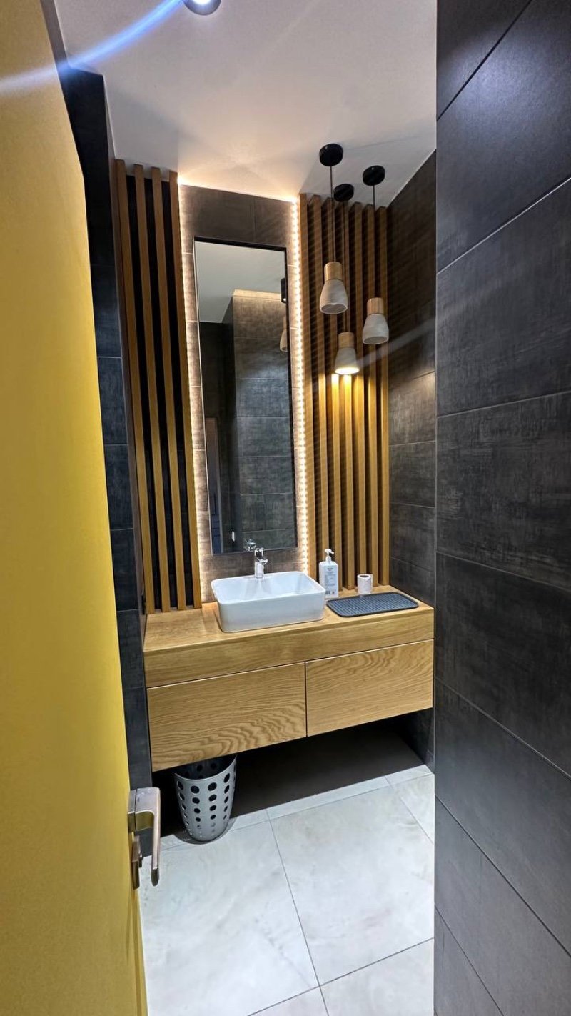Комерційна нерухомість на вул. Асташкина, 42 м², 84 000$ — FAKTOR