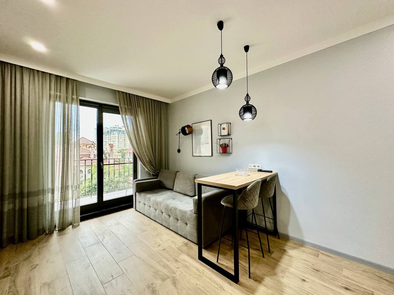 Квартира на ул. Вице-Адмирала Азарова, 48 м², 135 000$ — FAKTOR