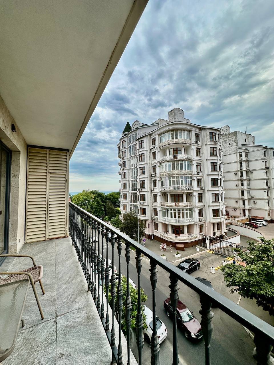 Квартира на ул. Вице-Адмирала Азарова, 48 м², 135 000$ — FAKTOR