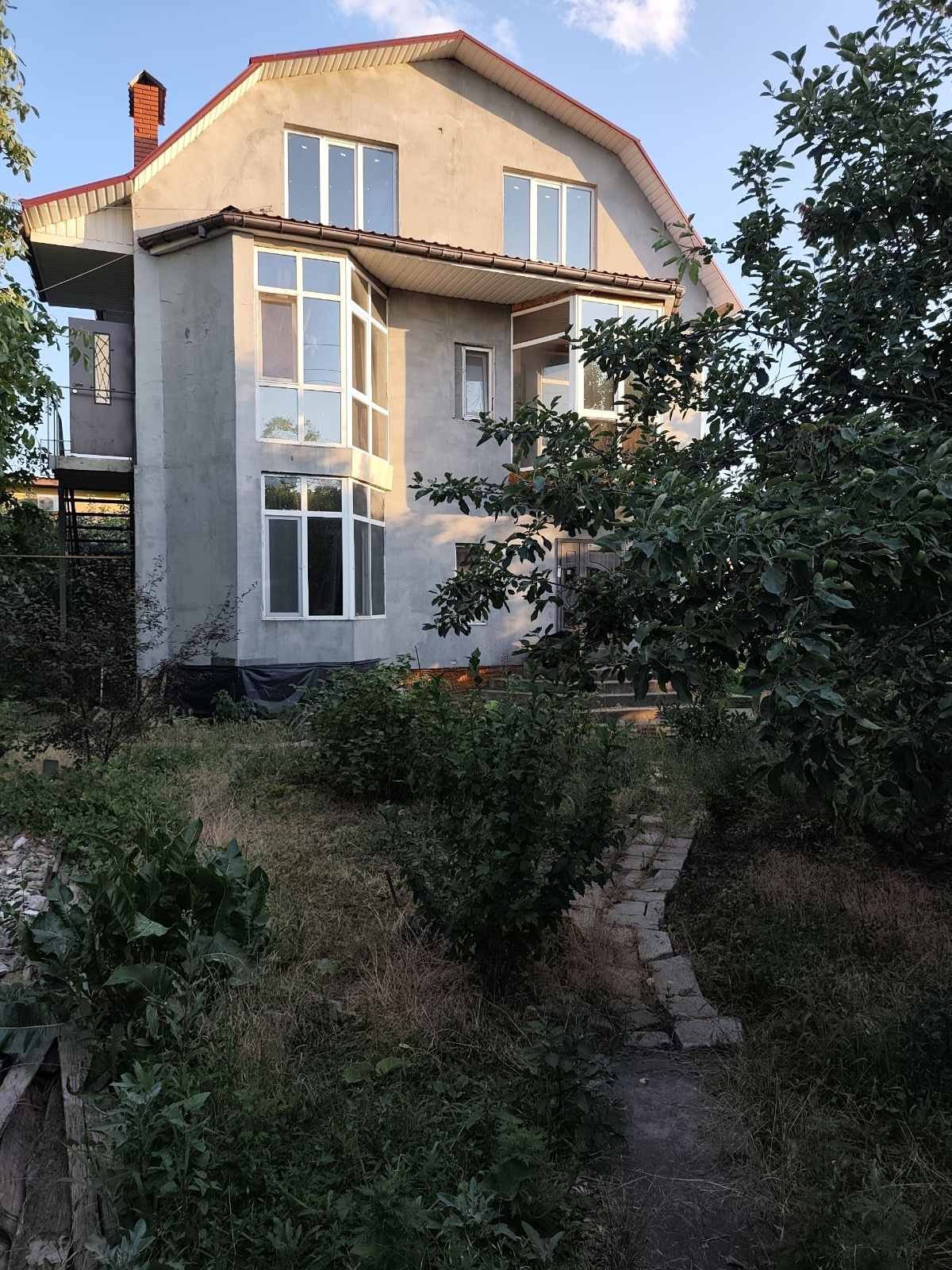 Дом на ул. Ученическая, 225 м², 145 000$ — FAKTOR