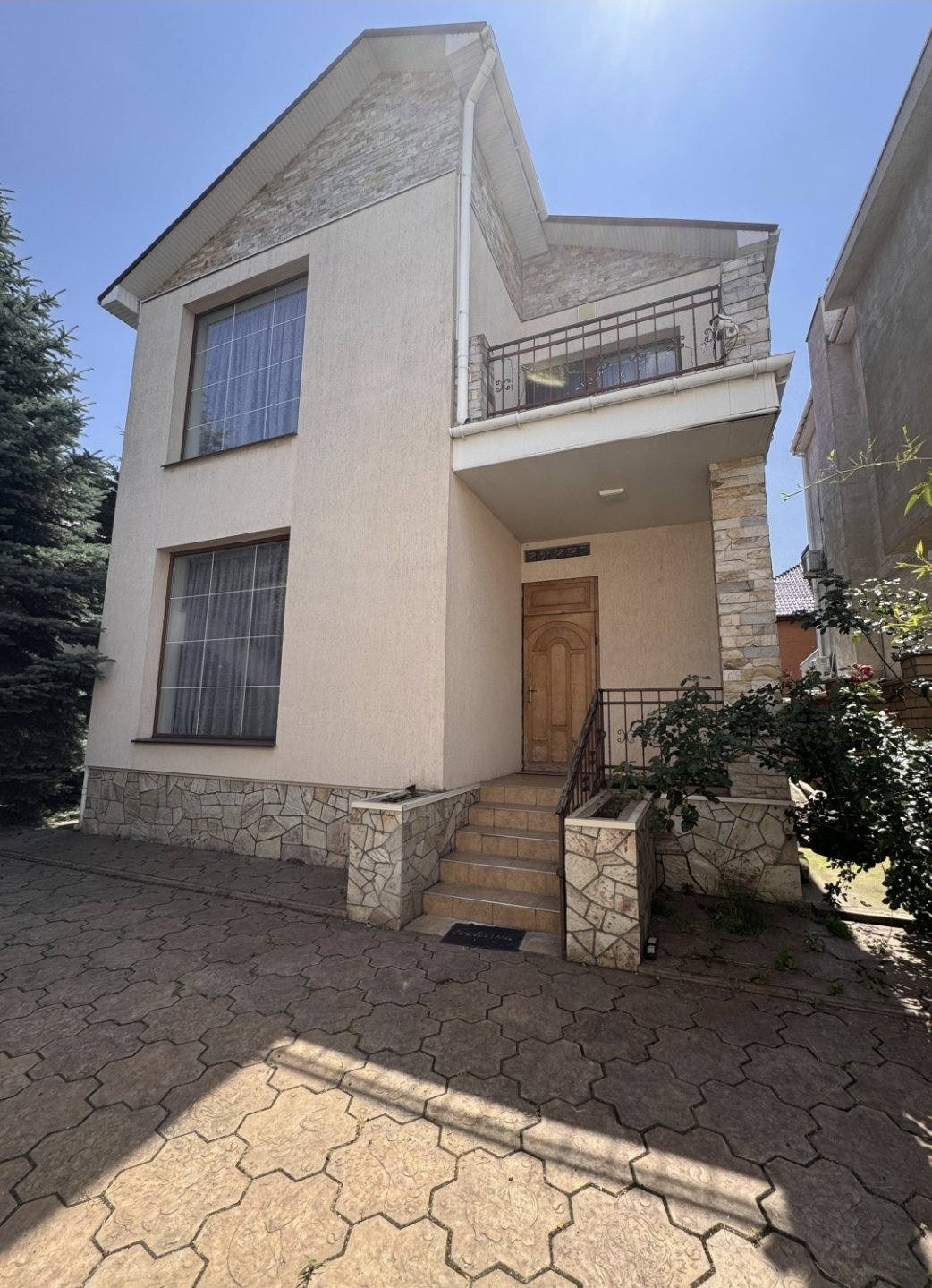 Дом на ул. Дачная, 135 м², 340 000$ — FAKTOR