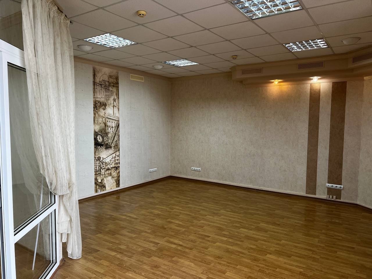 Комерційна нерухомість на вул. Жуковского, 56 м², 150 000$ — FAKTOR