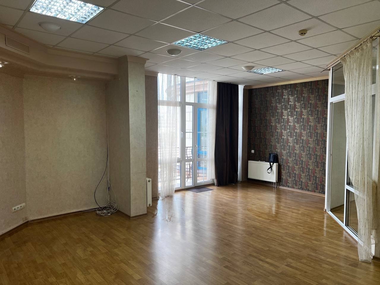 Комерційна нерухомість на вул. Жуковского, 56 м², 150 000$ — FAKTOR