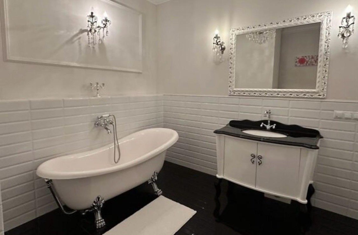 Квартира на ул. Литературная, 142 м², 355 000$ — FAKTOR