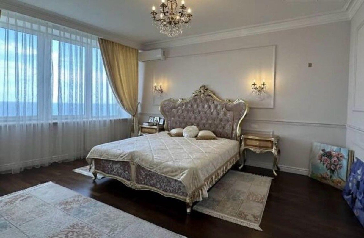 Квартира на ул. Литературная, 142 м², 355 000$ — FAKTOR