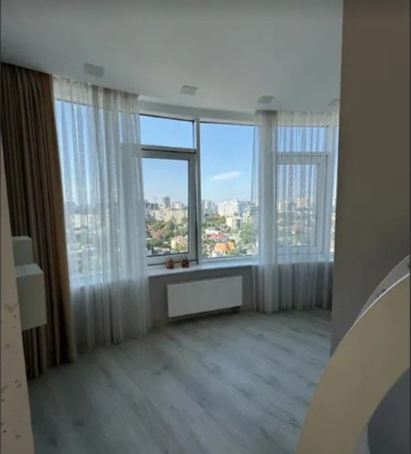 Квартира на ул. Литературная, 83 м², 160 000$ — FAKTOR