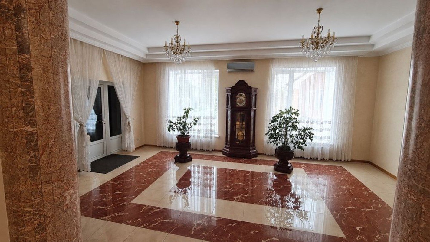 Дом на ул. Грушевского, 421 м², 420 000$ — FAKTOR