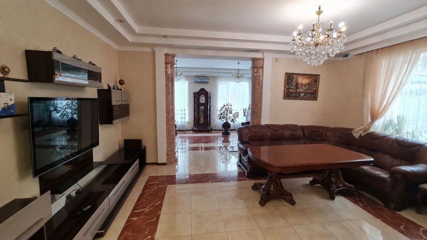Дом на ул. Грушевского, 421 м², 420 000$ — FAKTOR