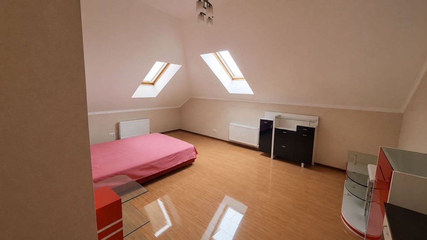 Дом на ул. Грушевского, 421 м², 420 000$ — FAKTOR