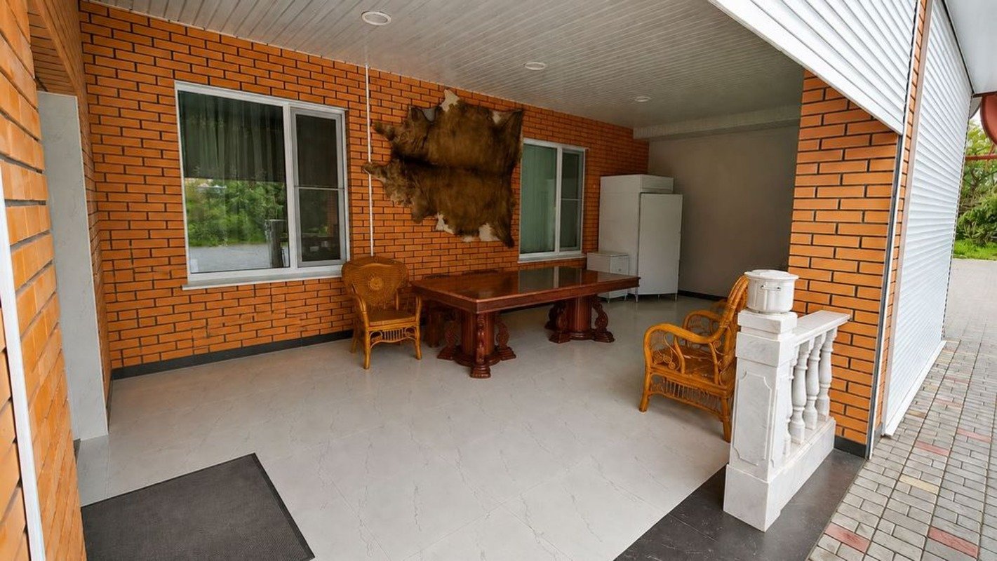 Дом на ул. Грушевского, 421 м², 420 000$ — FAKTOR