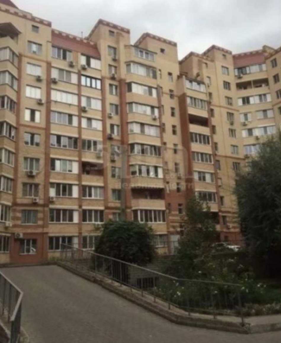 Комерційна нерухомість на вул. Заболотного Академика, 141 м², 52 000$ — FAKTOR
