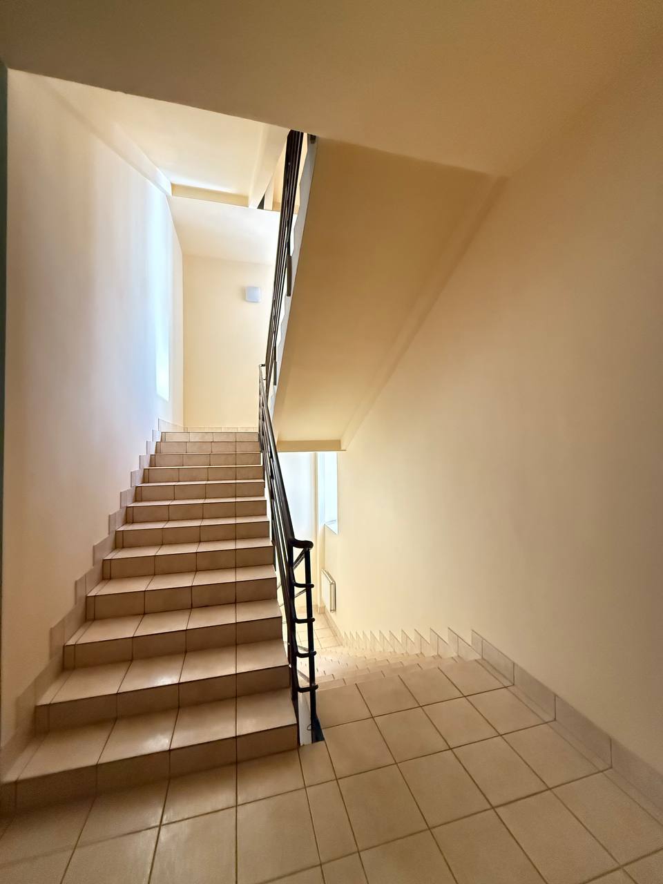 Квартира на ул. Вице-Адмирала Азарова, 105 м², 180 000$ — FAKTOR