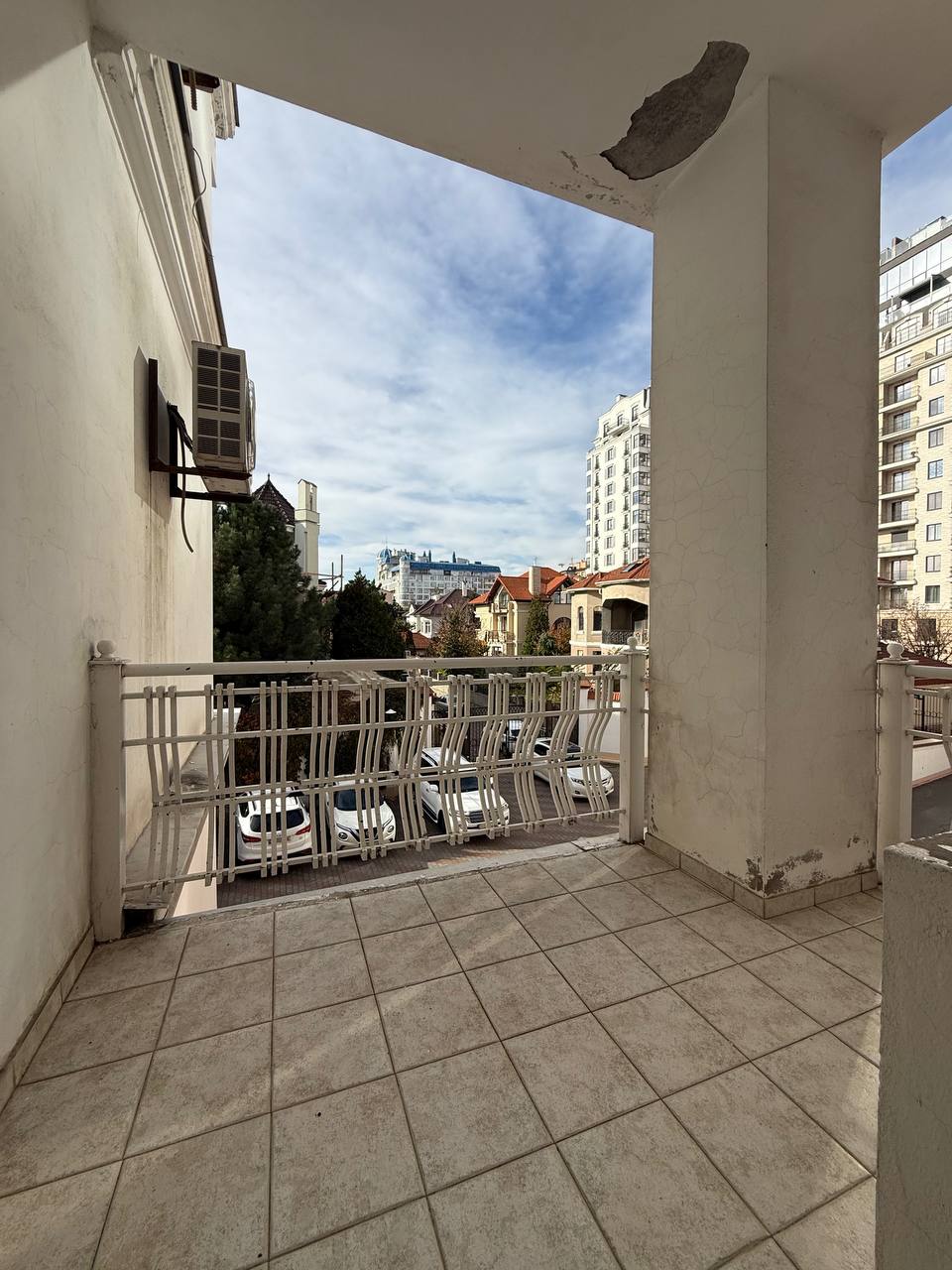 Квартира на ул. Вице-Адмирала Азарова, 105 м², 180 000$ — FAKTOR
