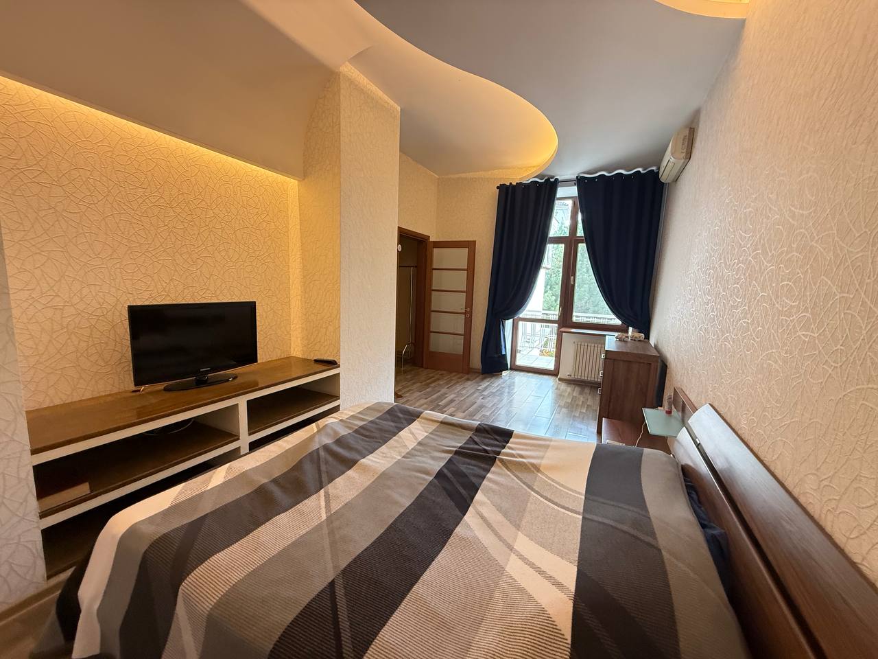 Квартира на ул. Вице-Адмирала Азарова, 105 м², 180 000$ — FAKTOR