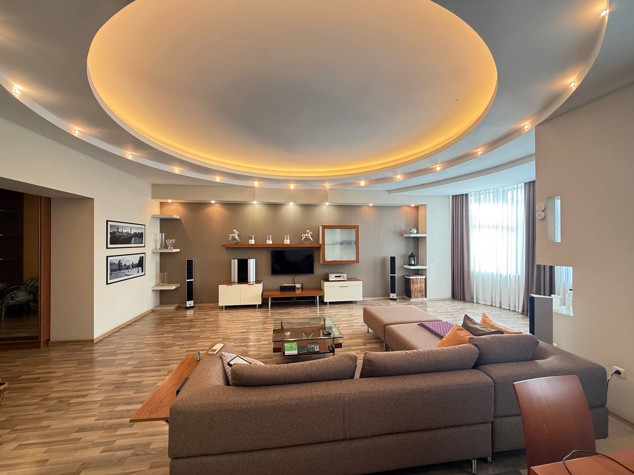Квартира на ул. Вице-Адмирала Азарова, 105 м², 180 000$ — FAKTOR