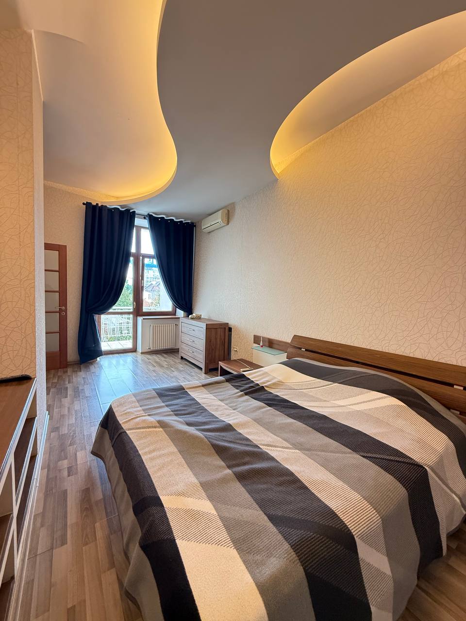 Квартира на ул. Вице-Адмирала Азарова, 105 м², 180 000$ — FAKTOR