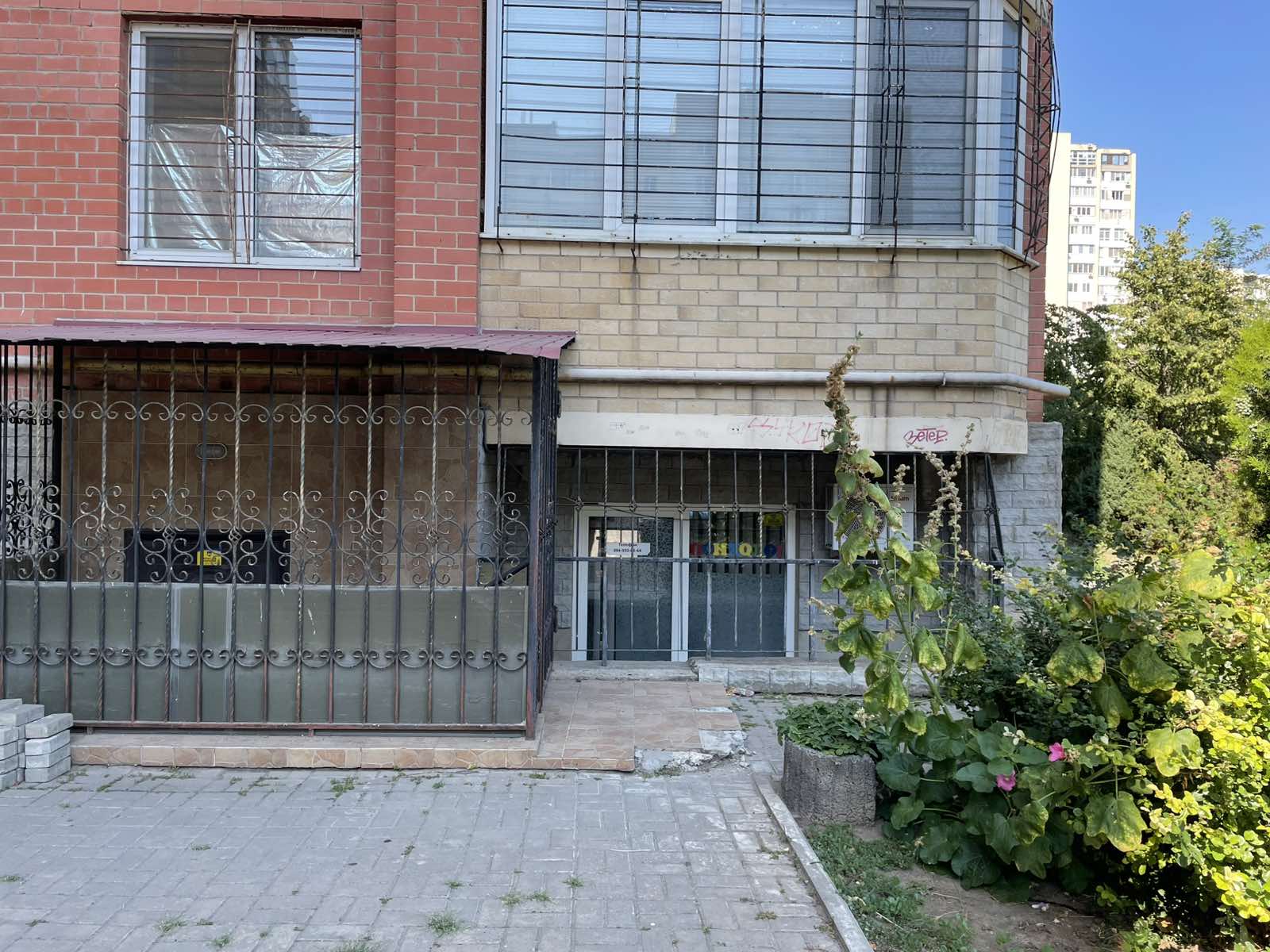 Комерційна нерухомість на вул. Заболотного Академика, 104 м², 103 900$ — FAKTOR