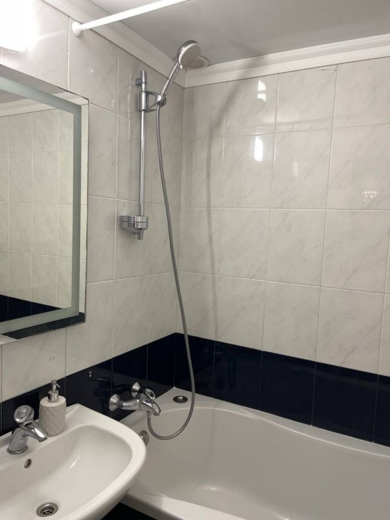 Квартира на вул. Глушко Академика проспект, 65 м², 58 000$ — FAKTOR