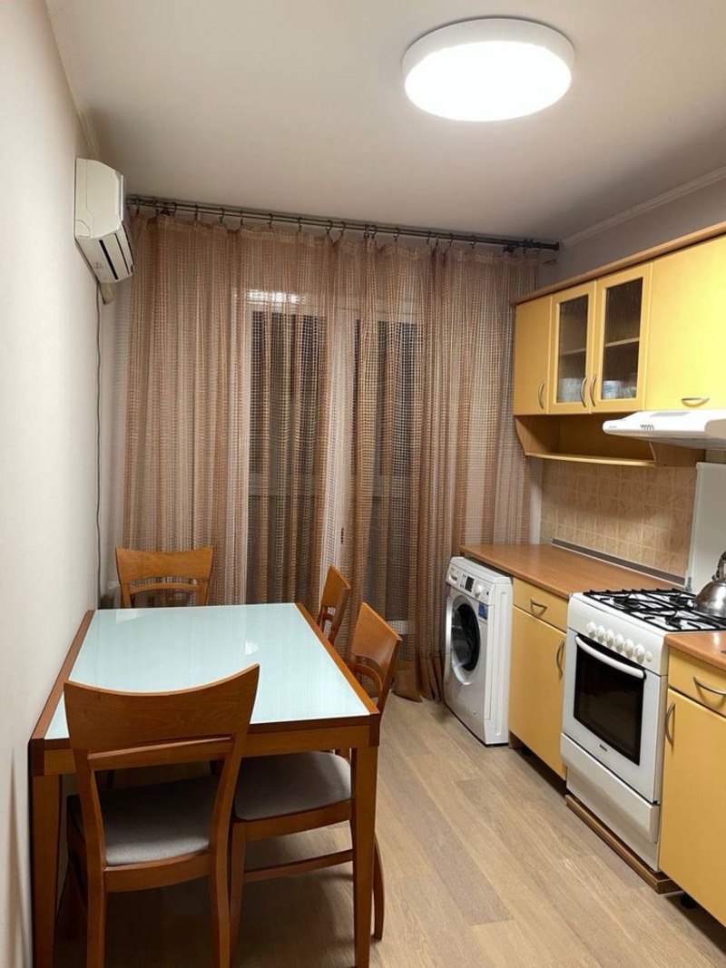 Квартира на вул. Глушко Академика проспект, 65 м², 58 000$ — FAKTOR