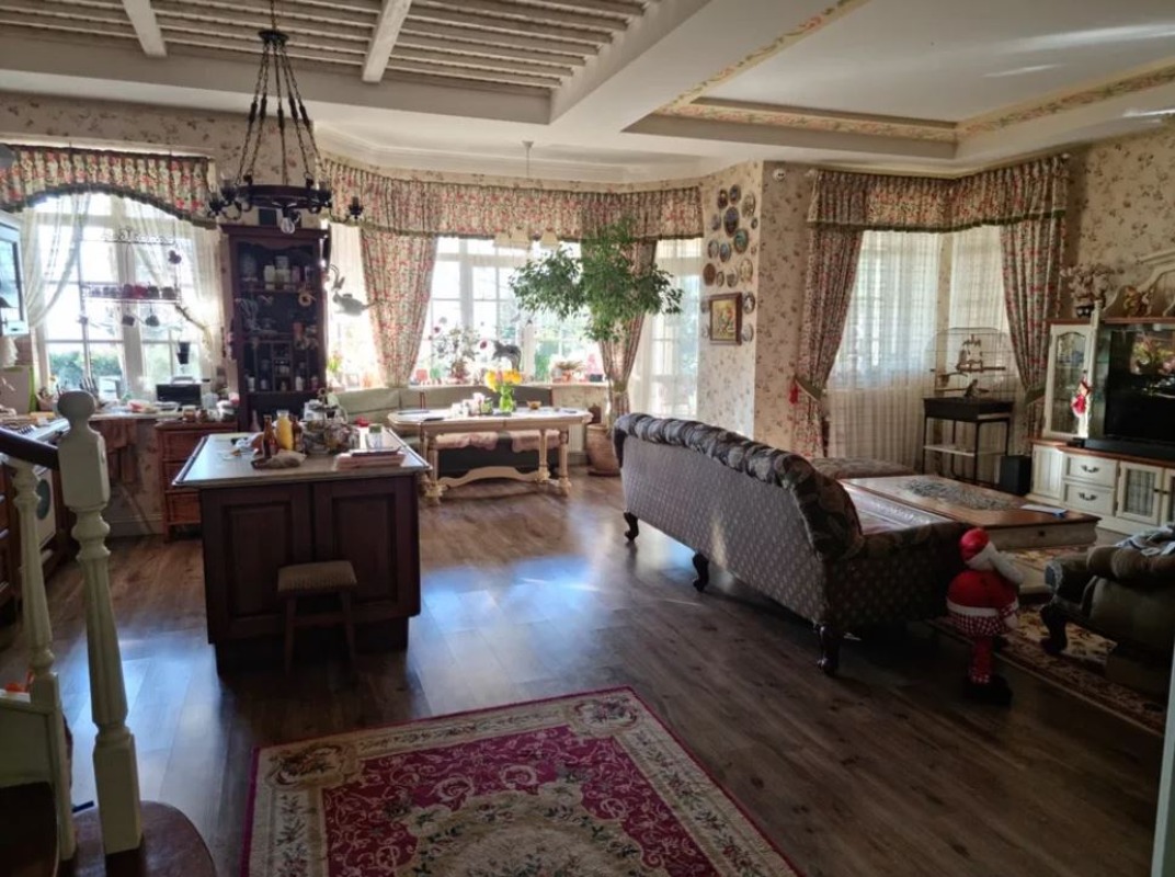 Будинок на вул. Набережная, 400 м², 897 000$ — FAKTOR