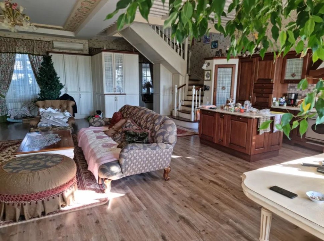 Будинок на вул. Набережная, 400 м², 897 000$ — FAKTOR