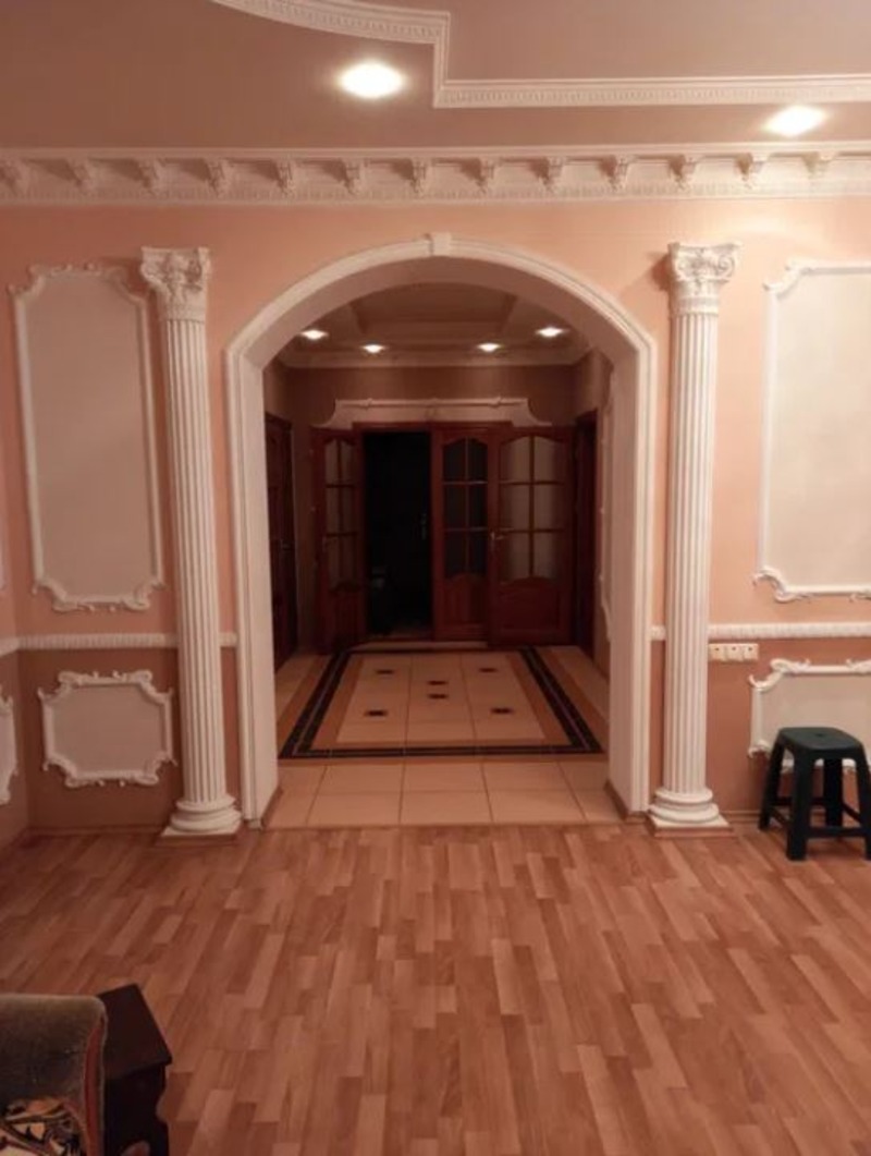 Будинок на вул. Петра Лещенко, 500 м², 400 000$ — FAKTOR