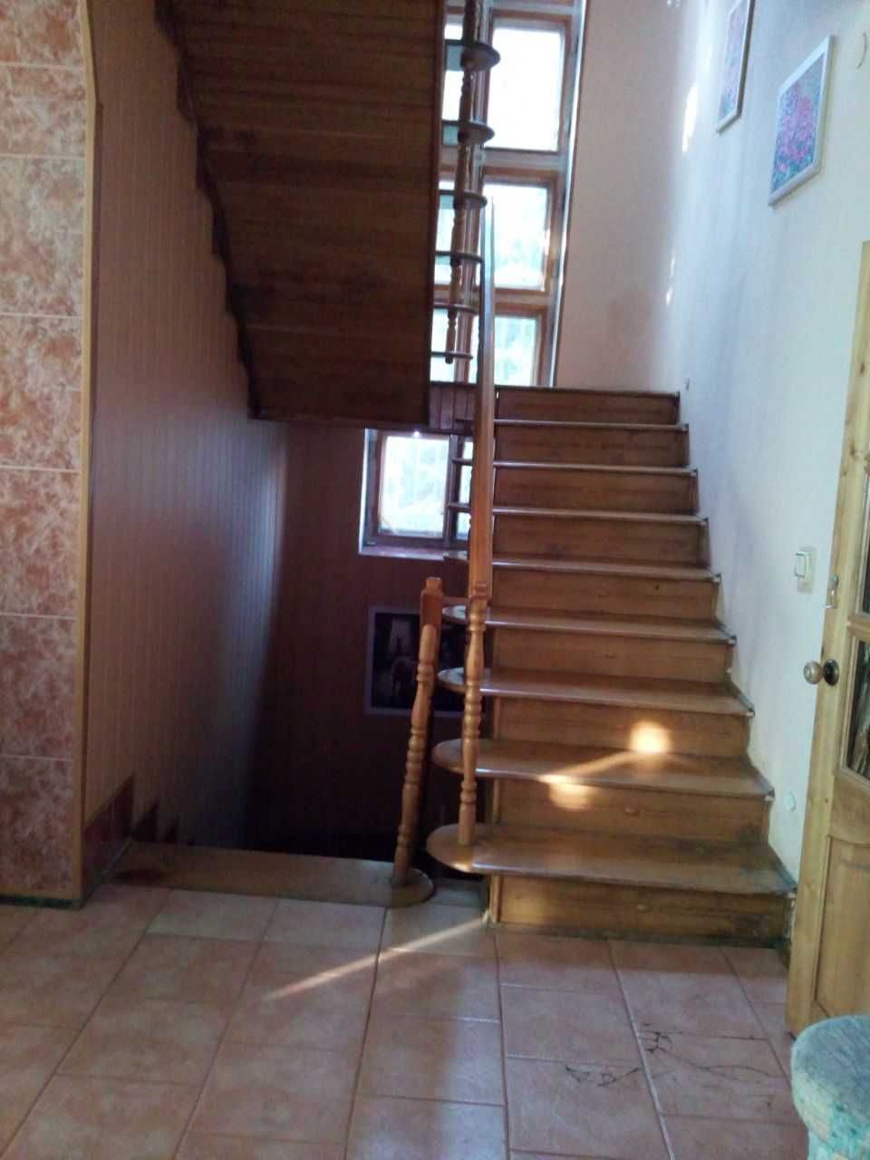 Будинок на вул. Вишневая, 296 м², 175 000$ — FAKTOR