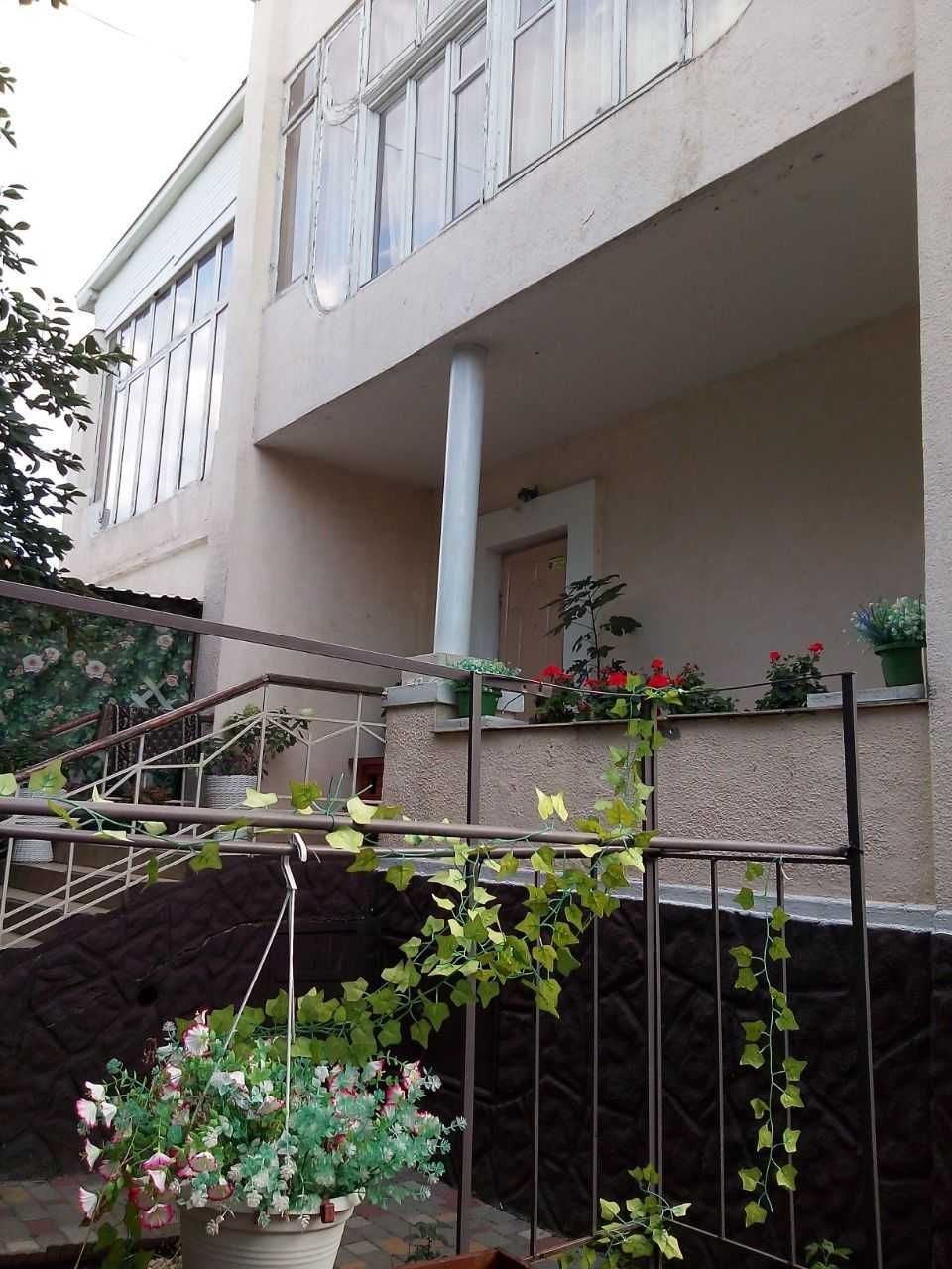 Будинок на вул. Вишневая, 296 м², 175 000$ — FAKTOR