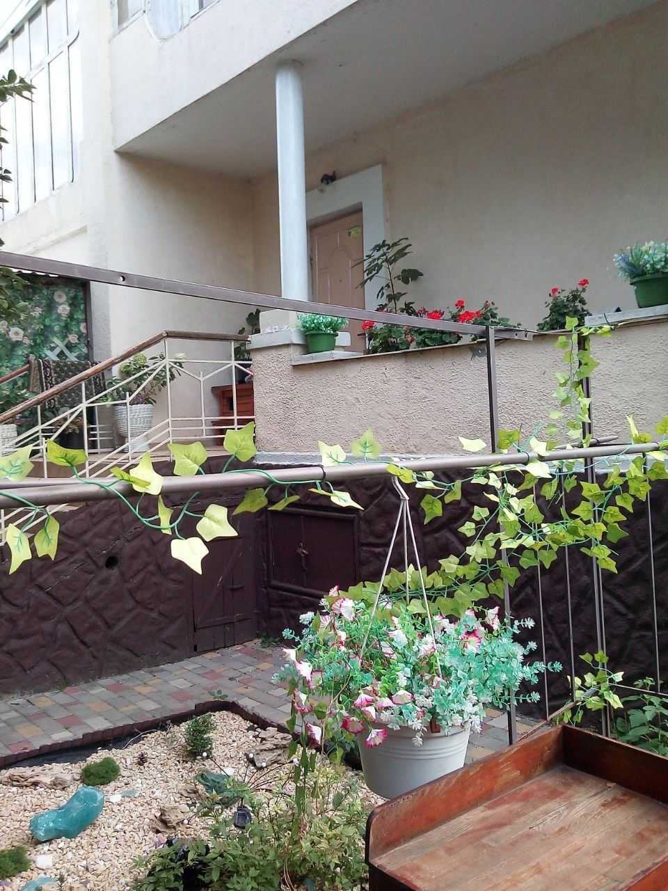 Будинок на вул. Вишневая, 296 м², 175 000$ — FAKTOR
