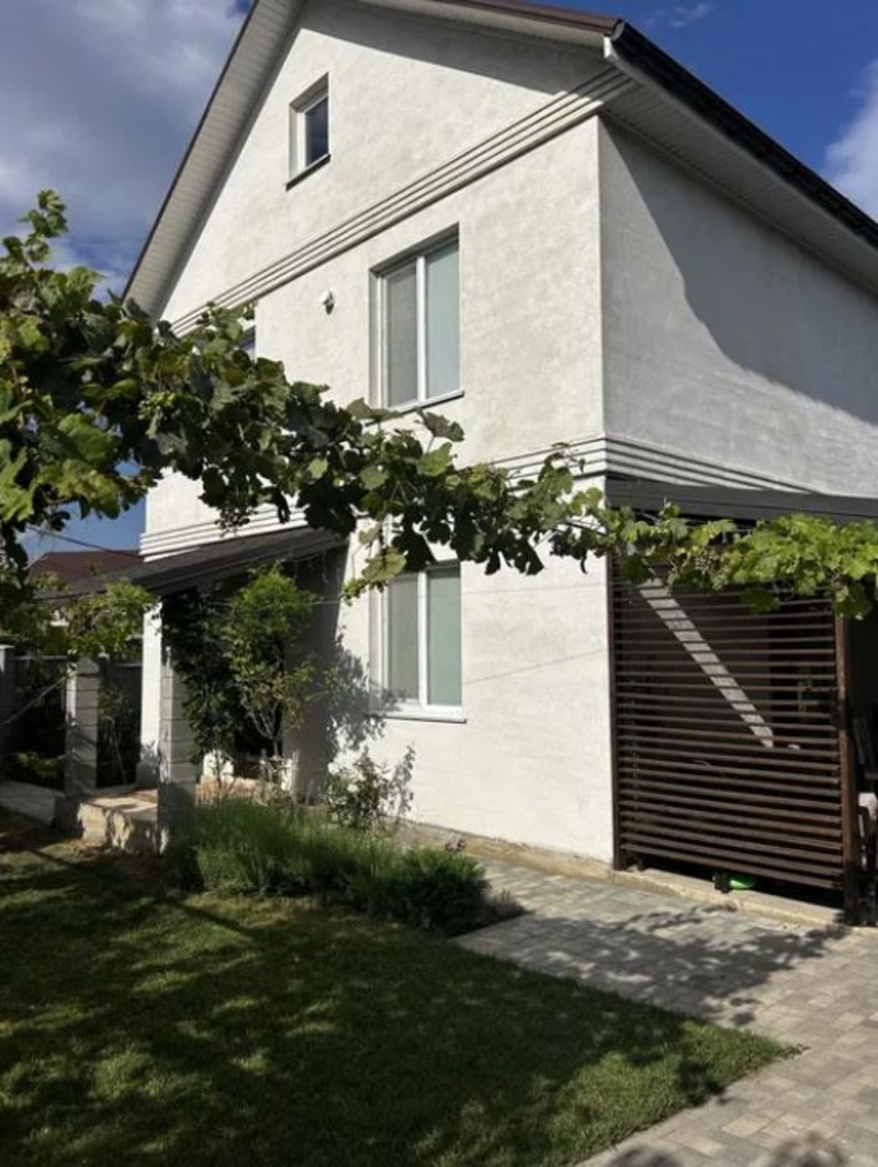 Дом на ул. Строителей, 105 м², 185 000$ — FAKTOR