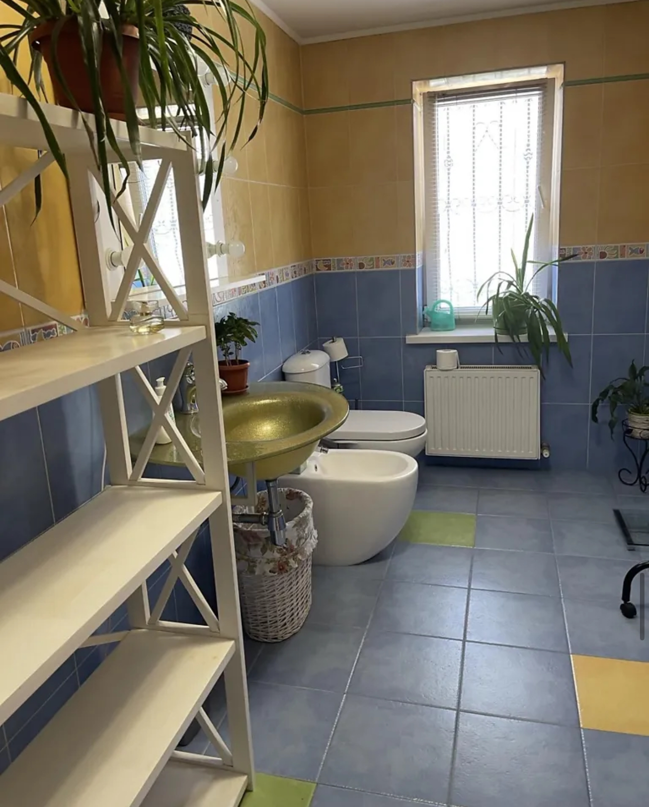 Дом на ул. Тенистая, 196 м², 300 000$ — FAKTOR